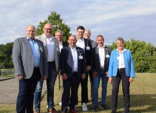 Der alte neue Vorstand: V.l. Markus Anderten, Ulrich Bähre, Henning Diephaus, Andreas Werner, Jan Bökenkröger, Andreas Wolany, Thomas Neumann und Manuela Gerke