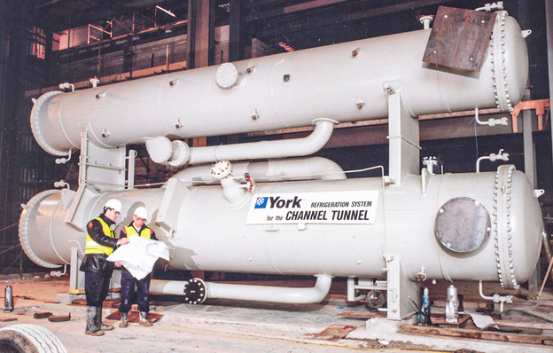 Johnson Controls lieferte seinerzeit die Kühlsysteme für den Ärmelkanaltunnel zwischen Großbritannien und Frankreich.
