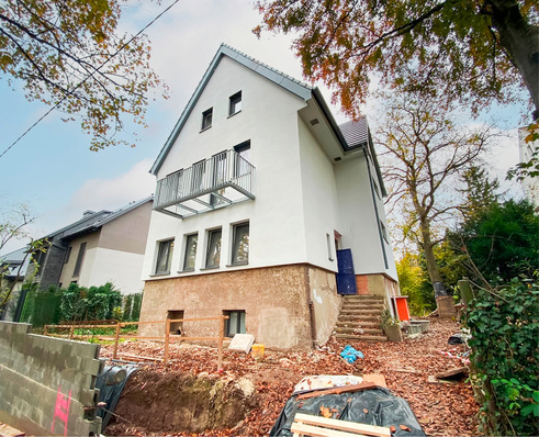In einem Stuttgarter Wohngebiet wurde diese Gründerzeitvilla aus dem Jahr 1910 kernsaniert und mit Komfort-Lüftungssystemen von Zehnder ausgestattet.