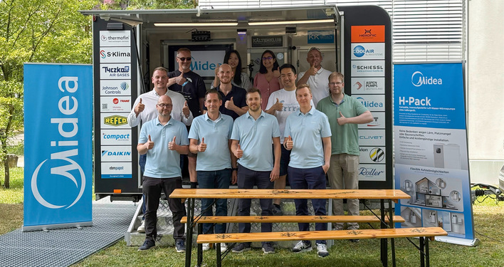 Das Midea-Team am KältenKlub-Mobil