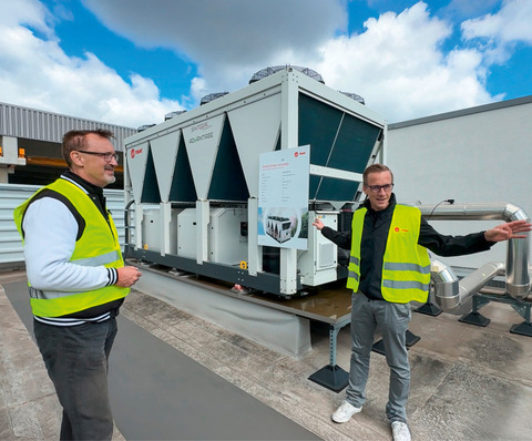 Bastian erklärt an der CXAF 080, wann und wie der Einsatz von Mehrleitermaschinen sinnvoll ist.