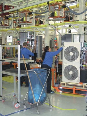 Die Carrier S.p.A. ist inzwischen Carriers wichtigstes Entwicklungszentrum für gewerbliche Klimaanlagen im unteren Leistungsbereich mit einer Produktionsstückzahl von über 300000 Einheiten in 2007. Der Schwerpunkt des Werks liegt auf Splitgeräten, Inneneinheiten, kleinen Chillern und Wärmepumpen