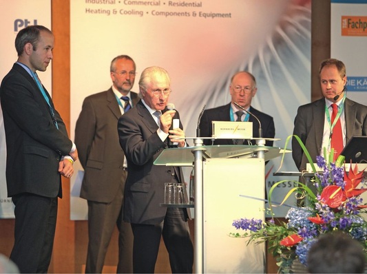 V. l.: Thomas Nowak, Dr. Harald Kaiser, Michel Roffe-Vidal, Dr. Rainer Jakobs und Martin Forsén bei ihrem gemeinsamen Aufruf, sich im eigenen Interesse intensiver mit der EuP-Richtlinie zu beschäftigen