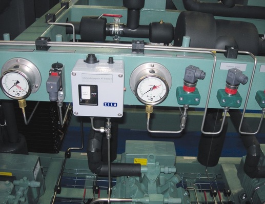 Transkritischer Boosterverbund für CO2 (Typ BVS2/1-44MTC7/2MHCO7K) ausgestellt auf der Chillventa 2010