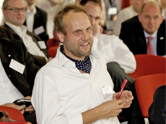 Rund 80 Fachleute aus Politik, Wohnungswirtschaft, Industrie sowie Architekten, Planer und Sachverständige waren Hörer beim 3. Forum Wohnungslüftung.