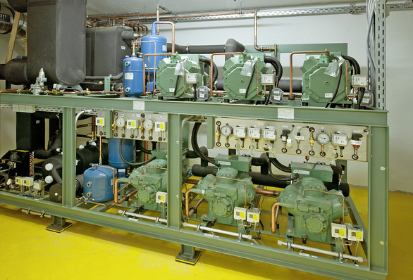 Kaskaden-Verbund; oben R 744, unten R 290