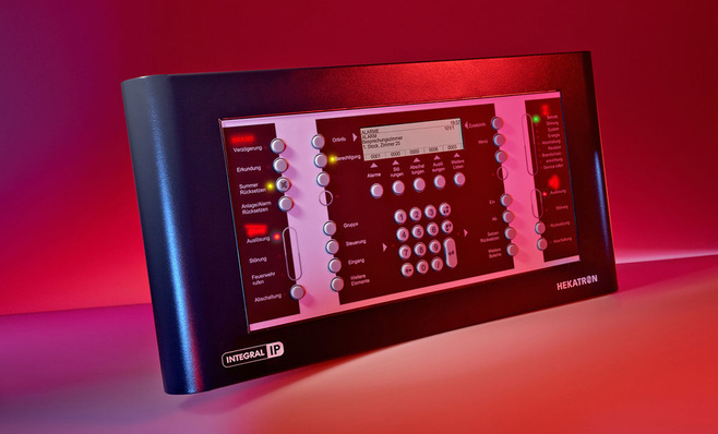 Bei der aktuellen Generation der Brandmelde­anlagen von Hekatron, Integral IP, rückt die Brandmelderzentrale dank universeller Schnittstellen ins Herz der Gebäudetechnik von Sicherheitssystemen und Automation bis hin zur Informationsübermittlung per Telefon und Pager.