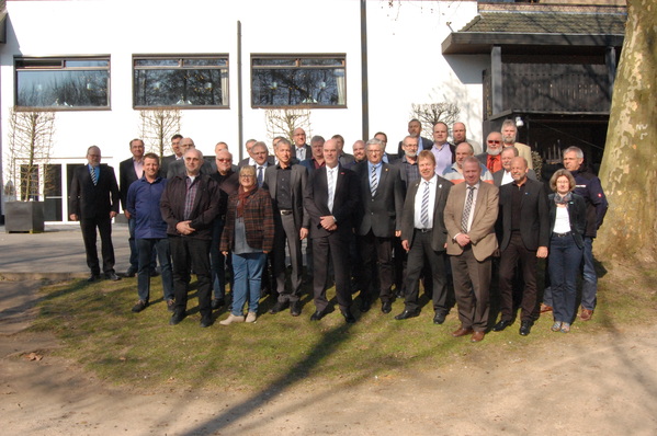 Baumeister bleibt Bundesinnungsmeister