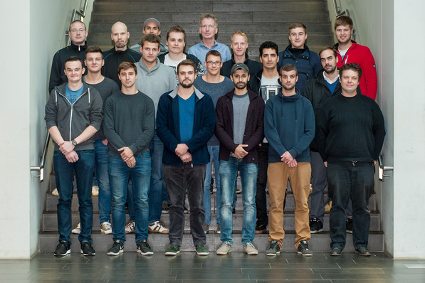 Über 2 Jahre müssen sich 20 Schüler das breite fachliche Spektrum im Rahmen Ihrer Vollzeit-Ausbildung zum Kältetechniker aneignen.